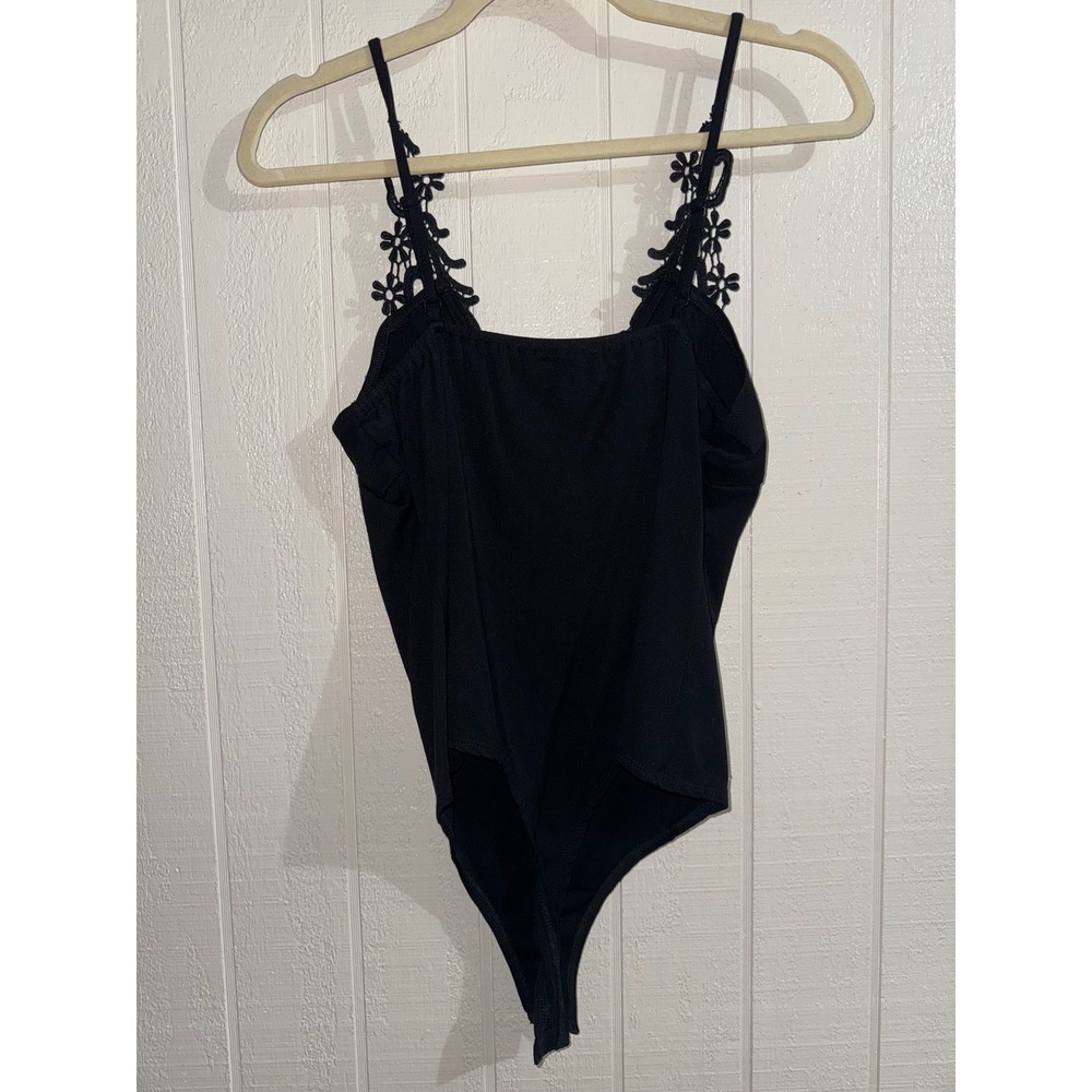 Lulus Black Floral Crochet Lace V-Neck Bodysuit Sleeveless Snap Closure Large - Picture 5 of 5